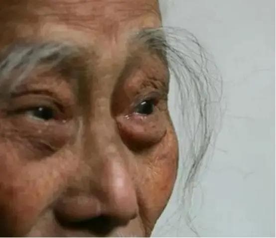 中老年男性眉毛变长的四个原因及长寿秘诀