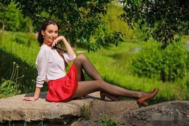 丝袜静电粘腿怎么办？3个妙招告别尴尬