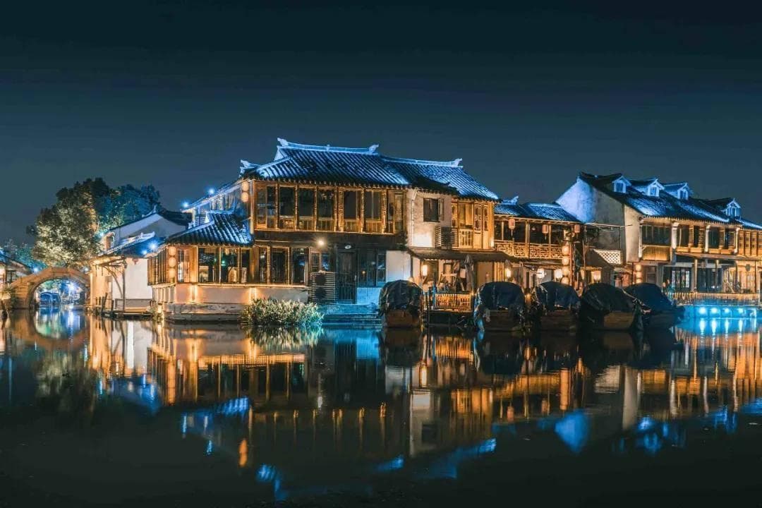 中国十大魅力古镇，游玩五个此生无憾，你体验过几个？