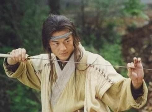 金庸《笑傲江湖》：令狐冲的洒脱人生与反传统江湖观