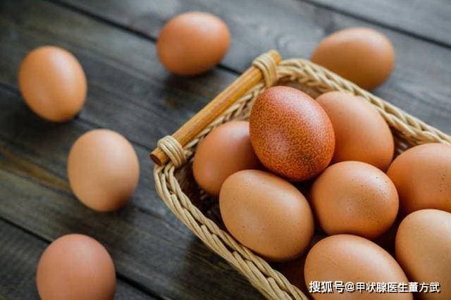 鸡蛋是甲状腺结节的“发物”？医生：保护甲状腺，建议忌口4物