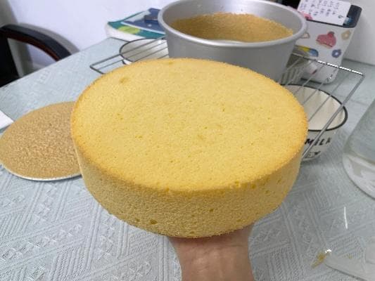 8寸戚风蛋糕完美制作指南：配方比例与步骤详解