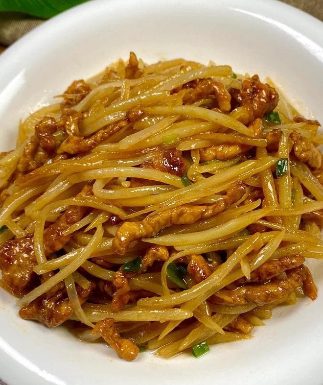 土豆丝炒肉：从食材准备到出锅的详细步骤解析