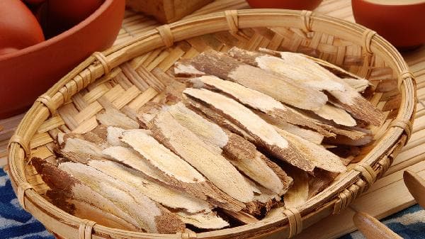 黄芪的功效与应用：从提升免疫力到延缓衰老