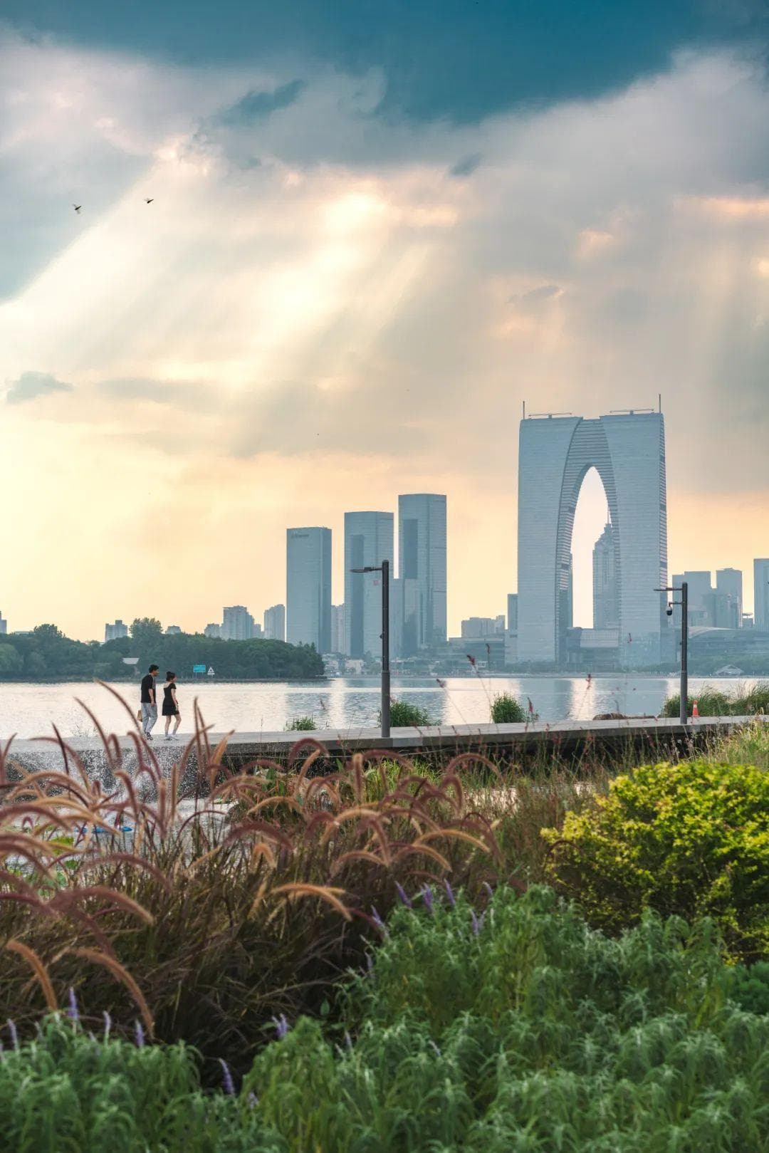 金鸡湖再展翅，引领滨水空间未来图景