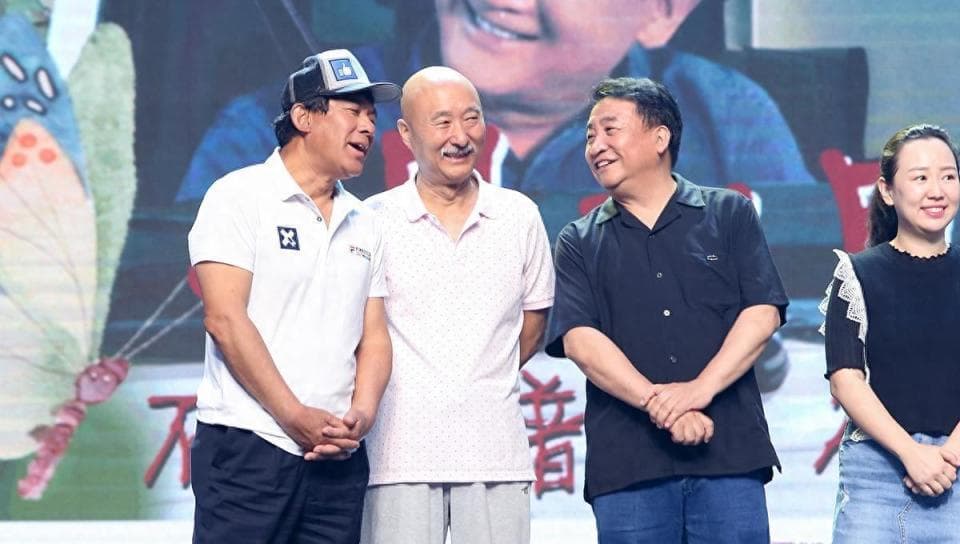 陈佩斯朱时茂再同框，与赵本山共铸春晚小品黄金时代