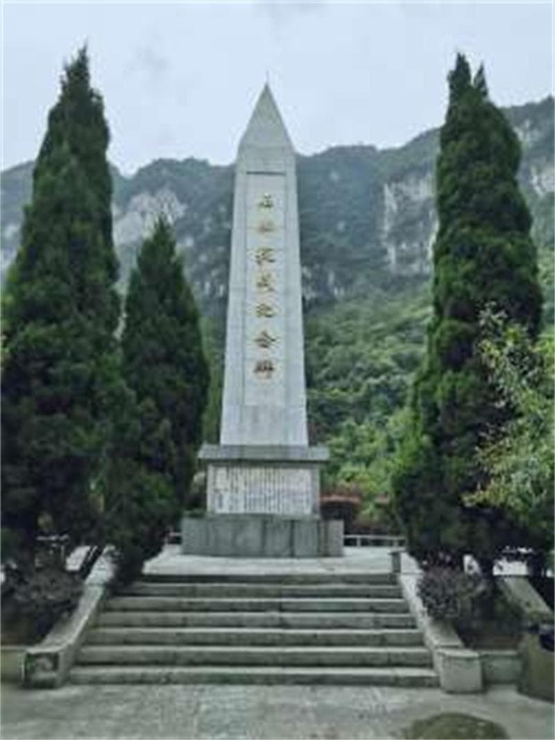 傲然屹立的石牌抗日保卫战