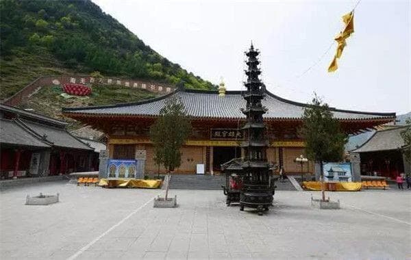 云雾隐居——五台山白云寺