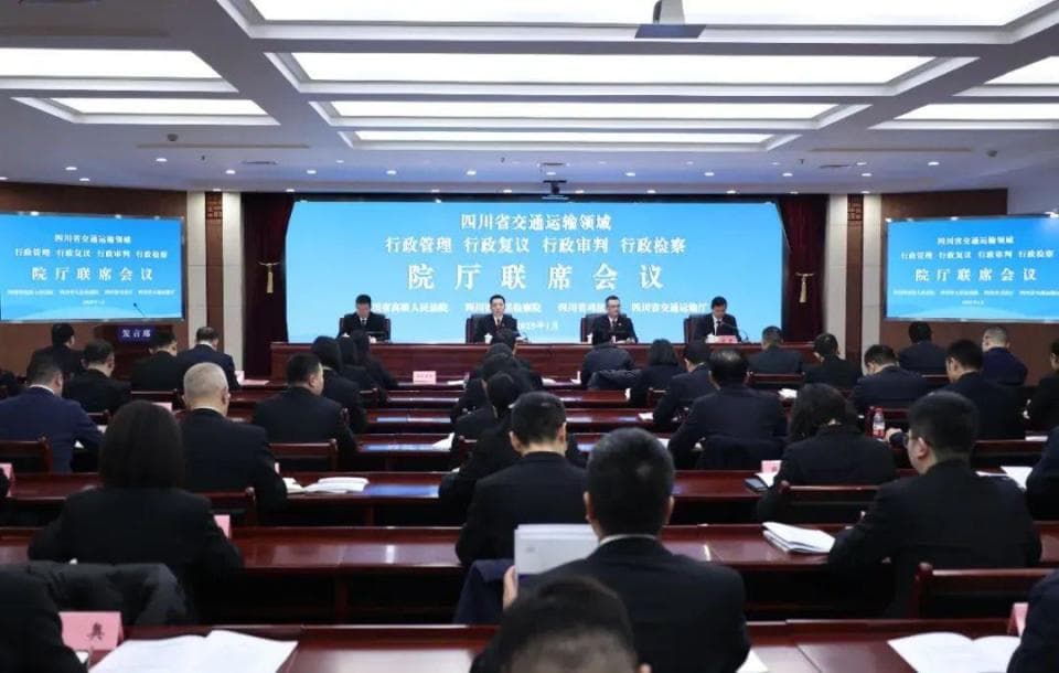 网约车聚合平台聚而不管，无证驾驶员照跑？处罚来了