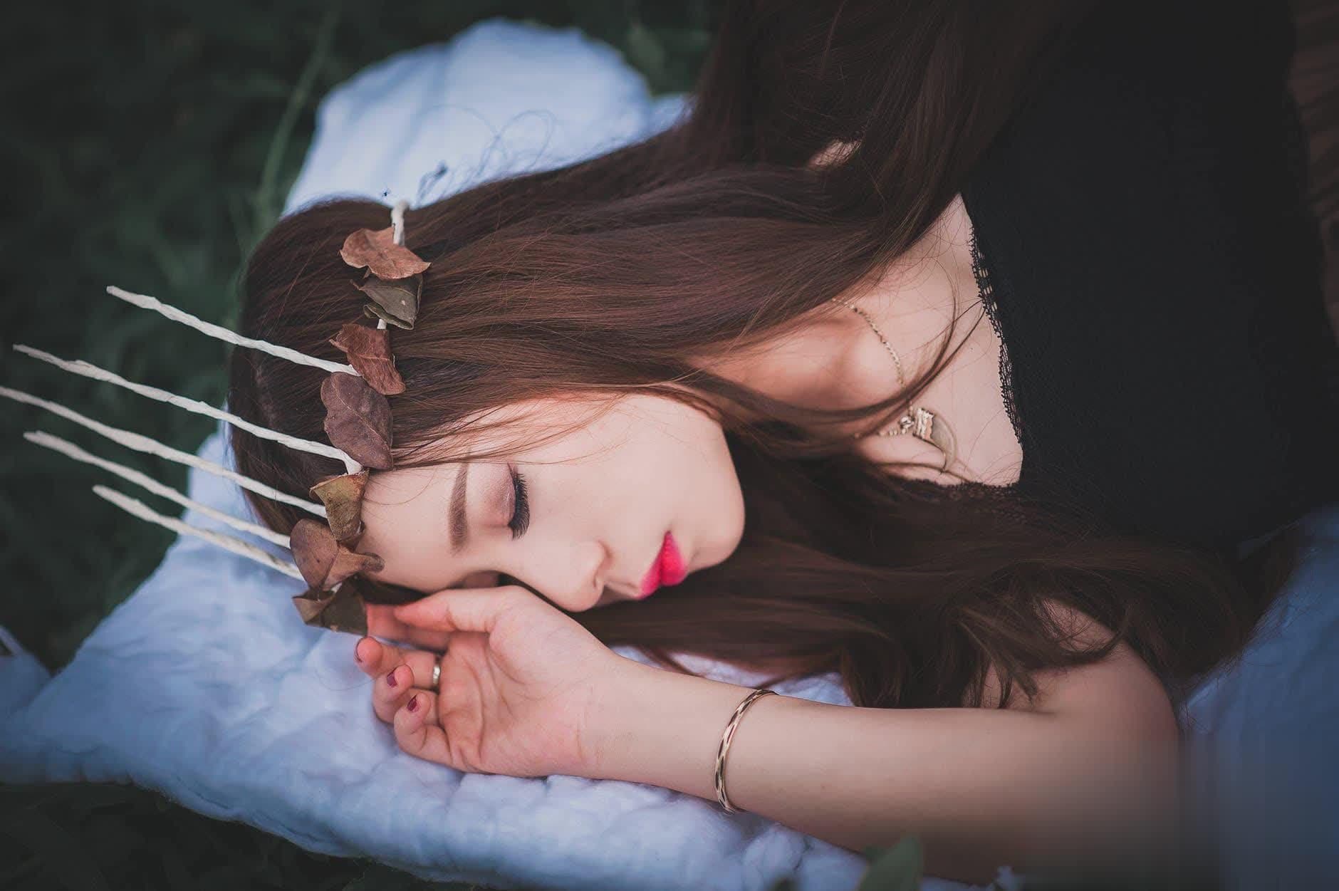 她这样回复你，其实是在等你主动出击