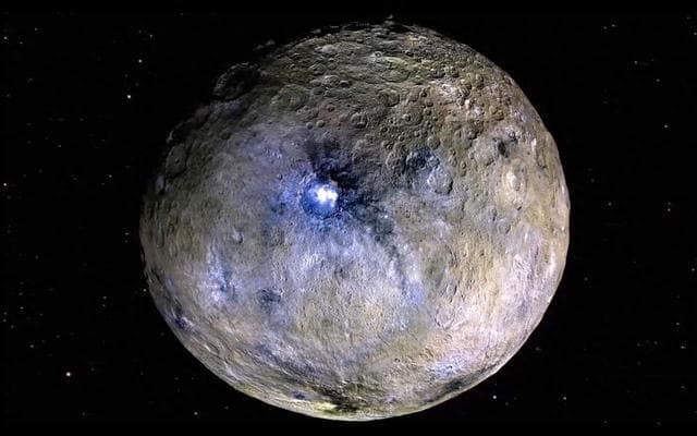 流星撞击揭示了卫星和小行星上隐藏的水流