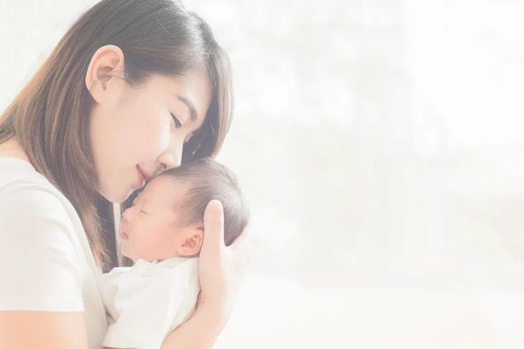 跟妈妈睡VS跟奶奶睡，孩子后来都怎样了？