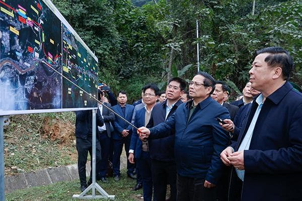 中越跨境铁路升级：从米轨到标准轨的跨越
