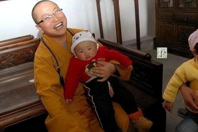 汶川地震后，一和尚连破三戒，收留孕妇，煮肉杀鸡，救下108罗汉