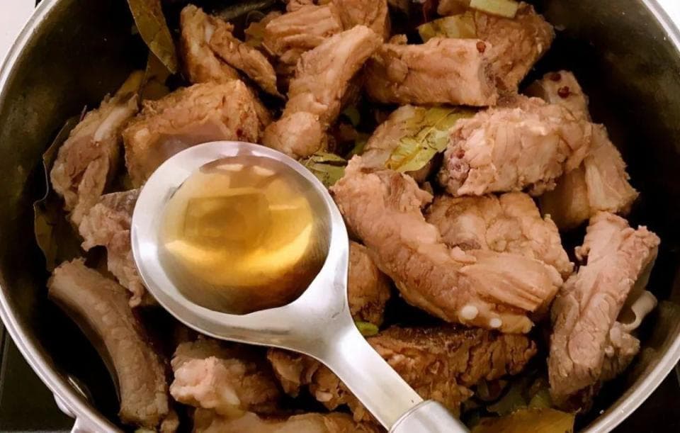 为什么用了料酒去腥效果差？教你几招，用对后让家常菜秒变大餐