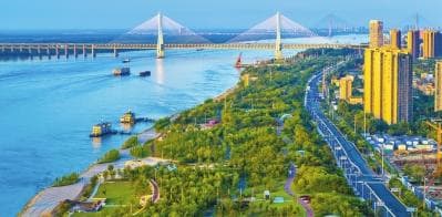 青山：构筑现代产业体系 建设新型工业强区