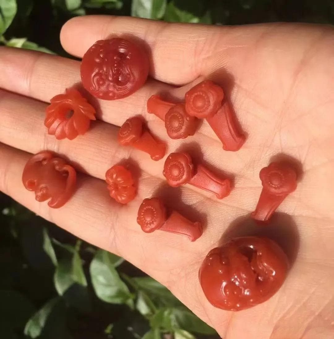 真假玛瑙灯光下图片对比：揭示玛瑙真假的秘密