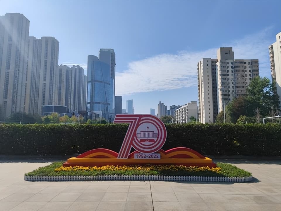 华科登顶第一，浙大与西交同属第二层次，燕大在双非一马当先
