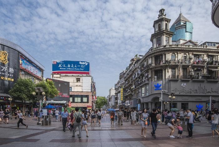武汉旅游必去的十大步行街有哪些？武汉旅游必去步行街排行榜前十