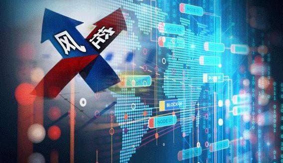 期货市场套期保值的作用如何体现？这种体现方式在实际操作中有哪些注意事项？
