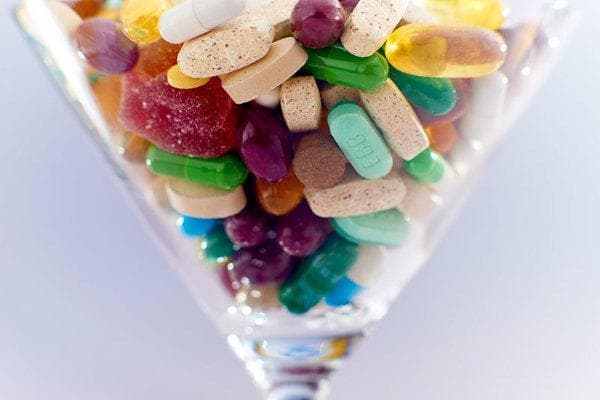 服用盐酸非索非那定片期间能否饮酒？