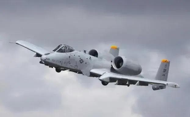 A-10攻击机的强大之处与“鼬猪”的由来