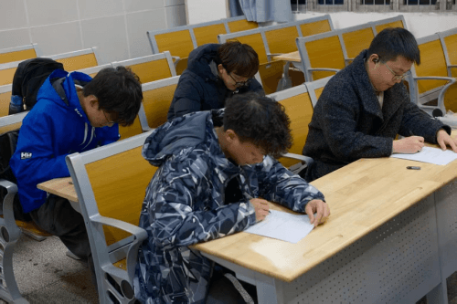 短视频时代青少年价值观研究： “五位一体”的引导策略