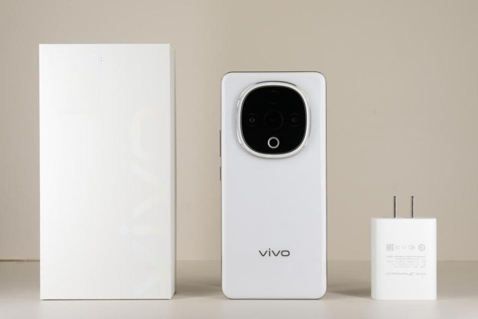 vivo Y300评测：入门≠平庸