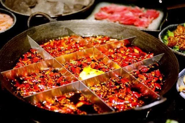 吃火锅必点食材全攻略：从肉类到海鲜，从蔬菜到豆制品