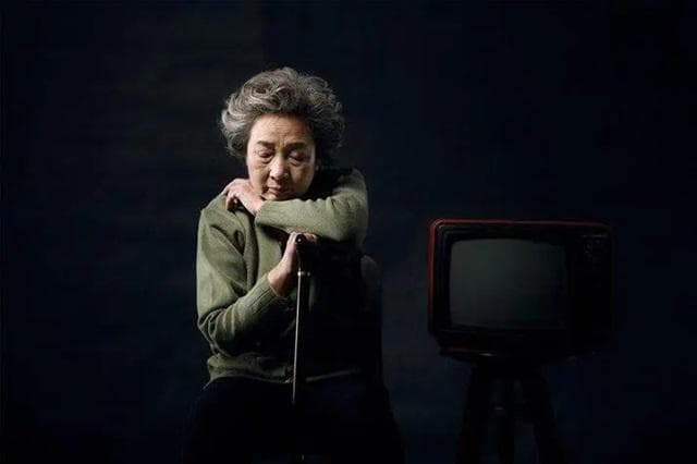 退休之后，中老年人总是感到孤单怎么办？8个方法能调节