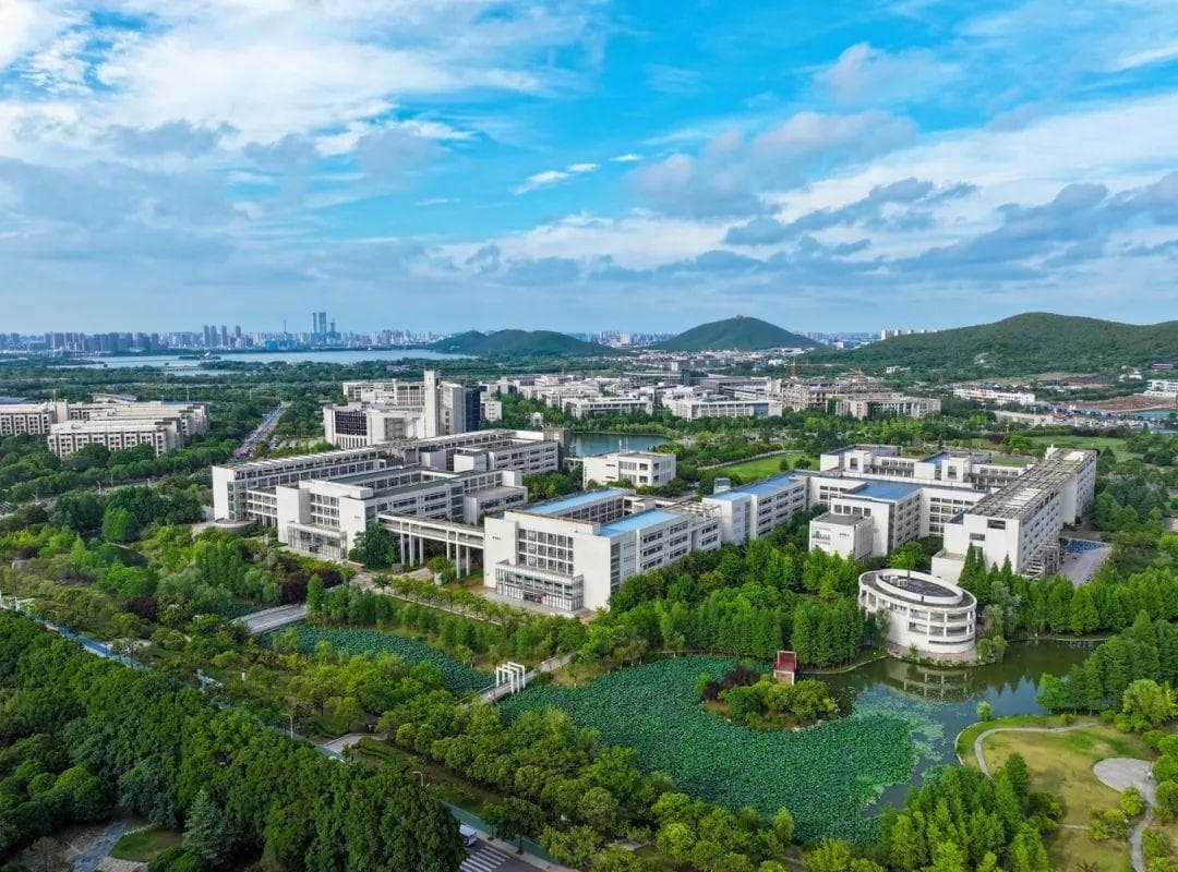 一幢“科技小屋”背后的中国矿业大学向“新”路