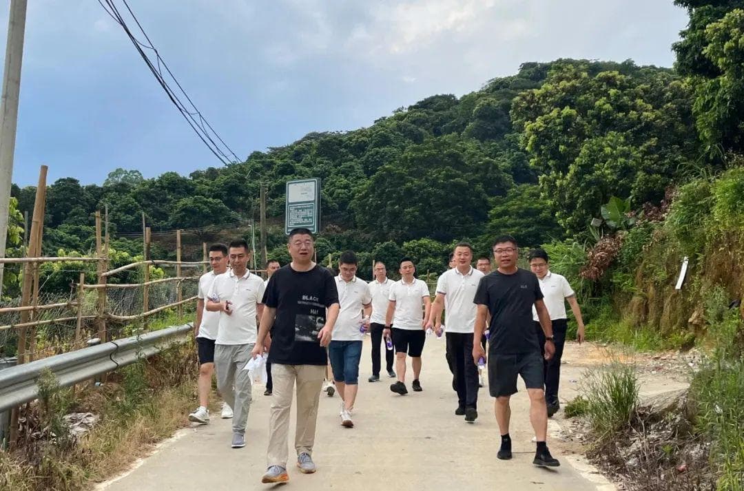 运营商员工逆袭成集团副总，年薪高达118万元，去还是留？