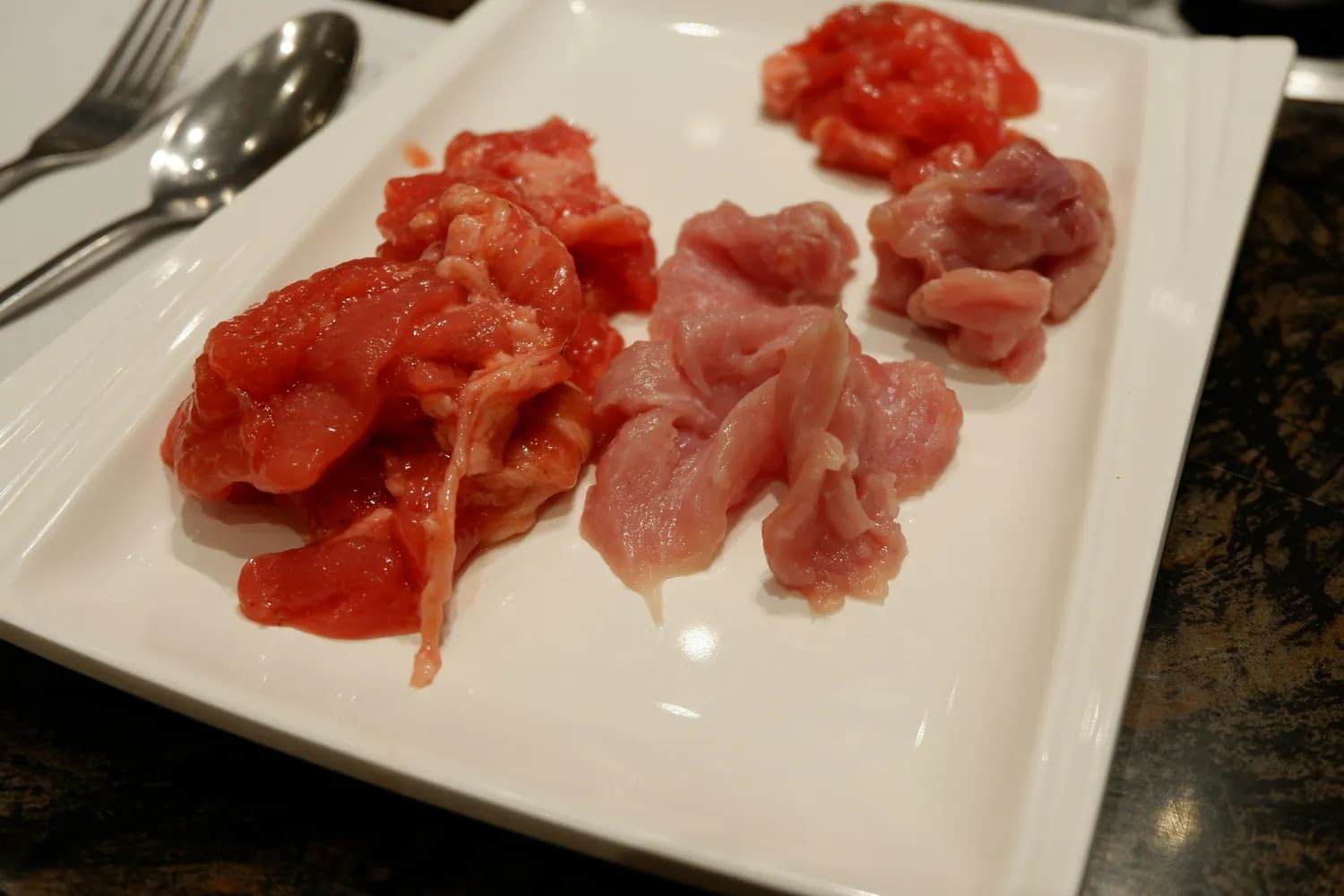 别再用里脊了！猪前腿瘦肉才是滑肉的最佳搭档