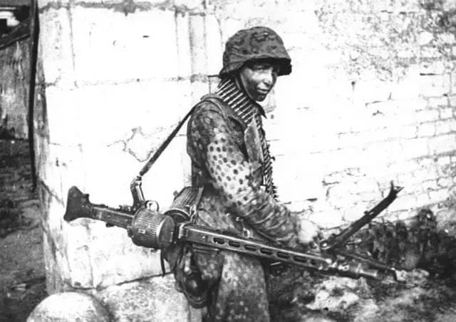 希特勒的电锯：MG42通用机枪