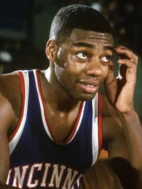 NBA75大巨星：奥斯卡-罗伯特森的不朽成就