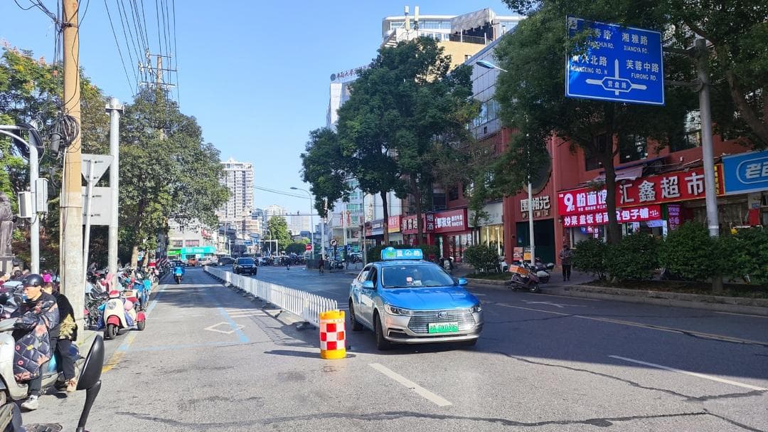 长沙多家医院出入口设置就诊通道，就医请提前选择车道