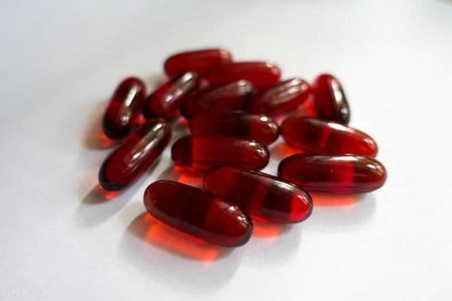 磷虾油与痴呆症：它是大脑健康的“超级助手”吗？解析与摄入指南