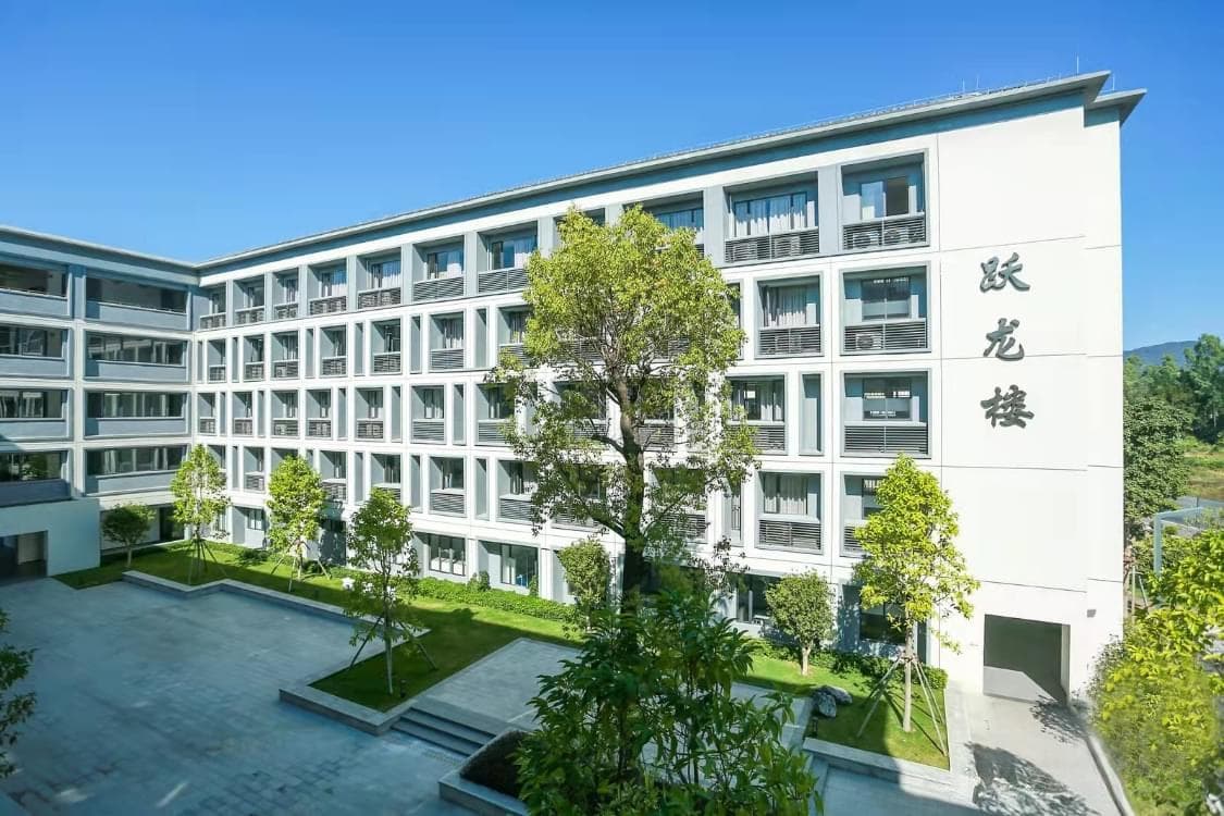 家庭与学校的桥梁：高中生如何与家长有效沟通，共克难关