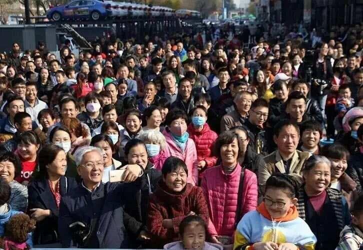 2024年中国人口年龄构成：老龄化加剧，健康老龄化成社会关注焦点