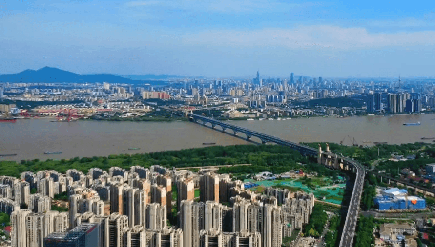 江苏南京：传统产业转型升级 新兴产业加速崛起