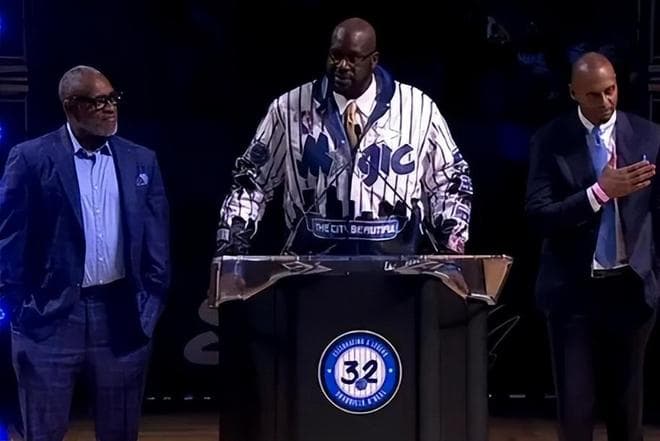 能被三支球队退役球衣有多难？NBA仅4人做到，1人30队退役球衣