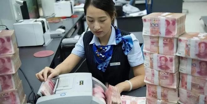 2025年存款利率持续下行，手握大量存款的你该如何应对？