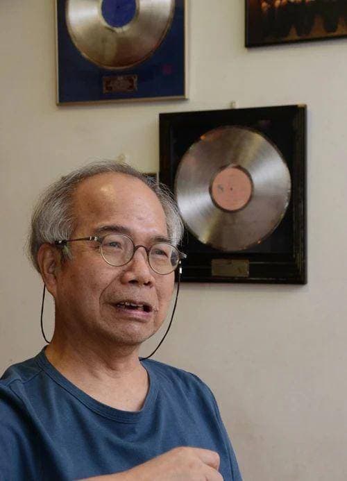 香港“词坛圣手”卢国沾去世，他的3000首金曲承包了三代人的青春