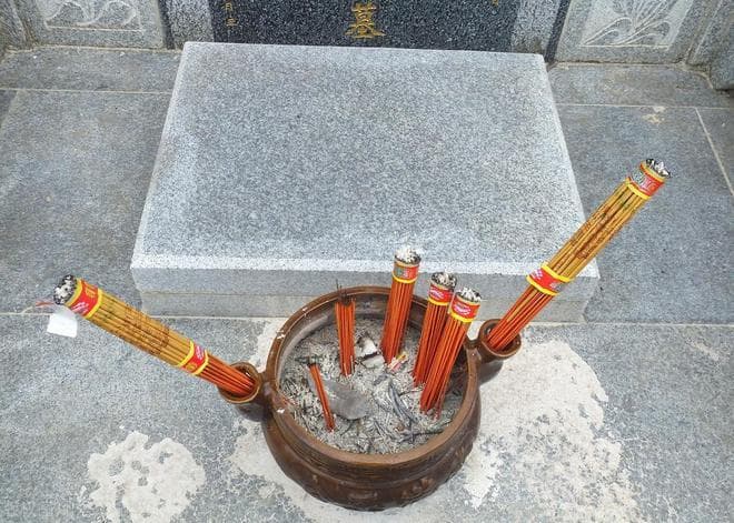 中元节禁忌探究：上坟不带五果、家中不惹灾祸的文化意义解读