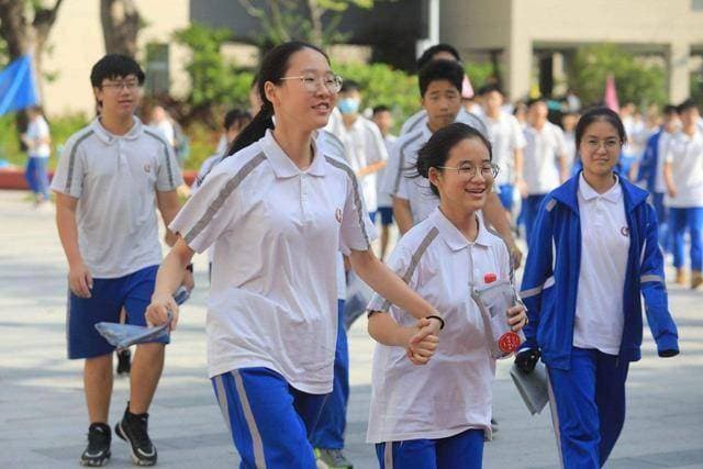 确定了，杭州高一、高二学生实行周末双休！家长们意见不一