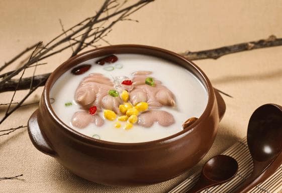 食疗养生新风尚：中医专家梁世杰主任推荐的四季养生食谱。