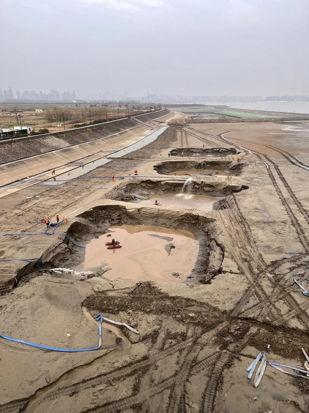 钱塘江施工场景引发关注，专业解读围堰施工技术