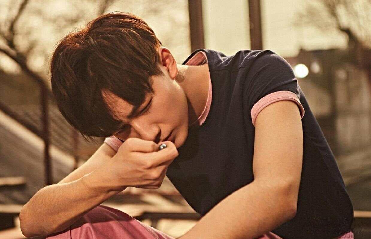 李宏毅：肌肉之王的健身狂潮秘籍，令无数粉丝惊叹不已！