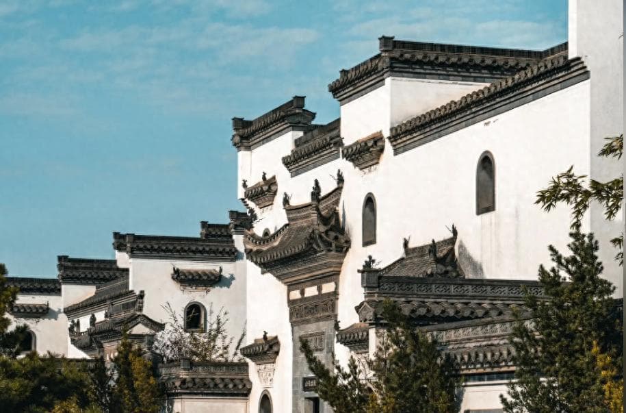 为什么徽派建筑是黑白的（徽派建筑设计特点及其文化）