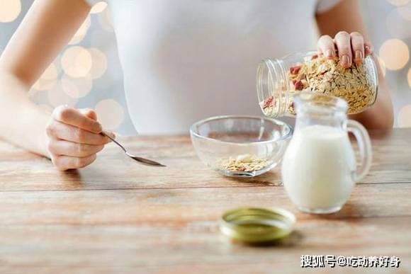 喝酸奶虽好，但要喝对时间，喝酸奶的最佳时间表是什么？